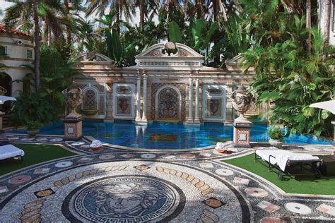 versace mansion south beach miami.